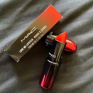 Love me lipstick - shamelessly vain